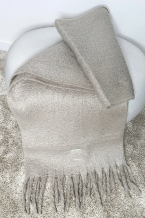 HFF Oversized Cloudy Maxi Scarf – fluffy oversized winter scarf